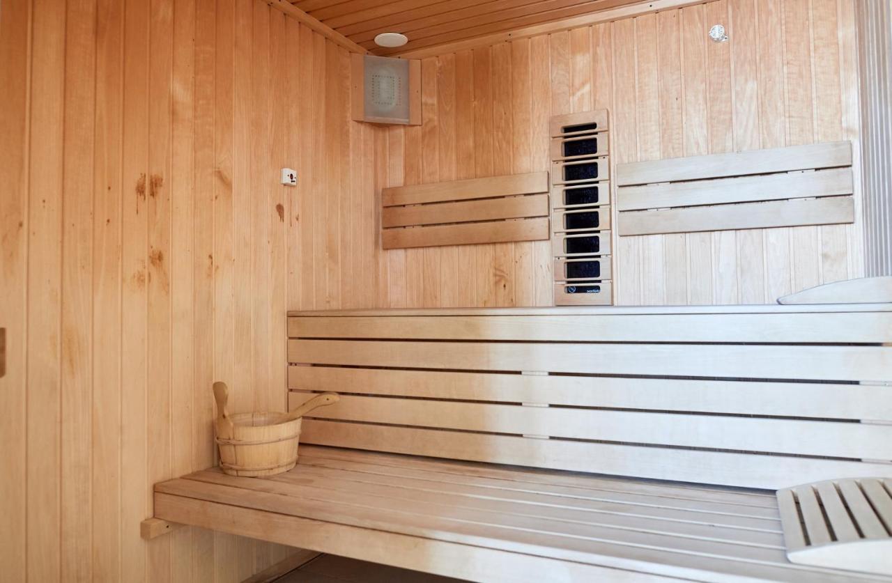 Cristalex Studio Aparthotel Pool & Spa Mamaia Nord Năvodari Exteriör bild